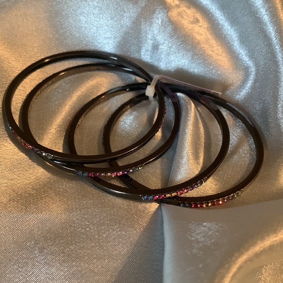 NWT Bangle bracelet set - Picture 5 of 6